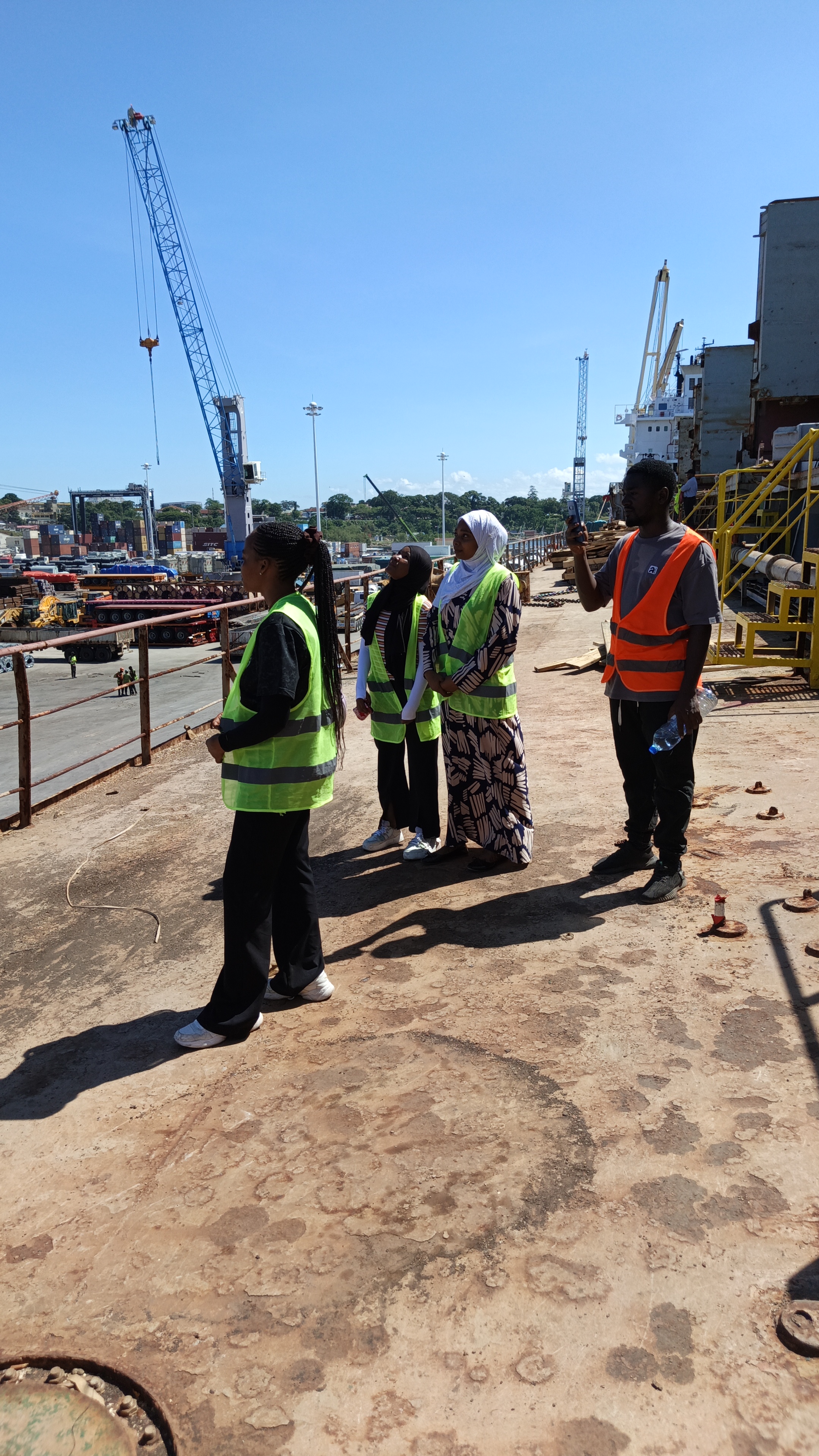 Marine Cargo Afrika team at port operations